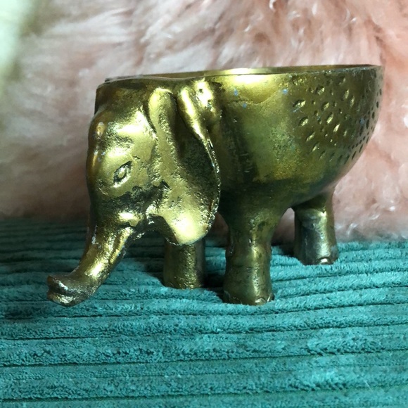 NWOT Anthropologie brass Ezzie elephant planter. Never used. Adorable!! - Picture 3 of 9